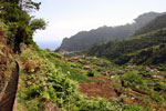 Het wandelpad langs de levada bij Boaventura op Madeira