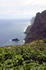 Uitzicht langs de kust vanaf het wandelpad bij Boaventura van Madeira