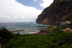 Uitzicht over de zee bij Ponta Delgada op Madeira