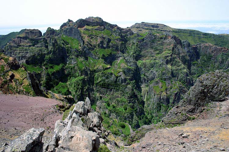 Uitzicht op Pico do Arieiro, de hoogste berg op Madeira