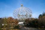 De radiotoren van het Planetron (sterrenwacht) bij Dwingeloo