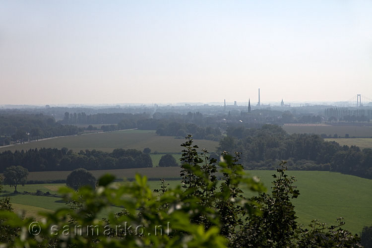 Het uitzicht vanaf Hoch Elten in de richting van Emmerich