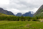 Tijdens de wandeling naar de Bødalsbreen uitzicht op de Senlenskebreen bij Loen