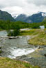 De rivier vanaf de Bødalsbreen in deze schitterende natuur bij Loen