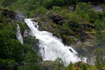 De Kleivafossen in de Briksdalselva bij de Briksdalsbreen bij Olden