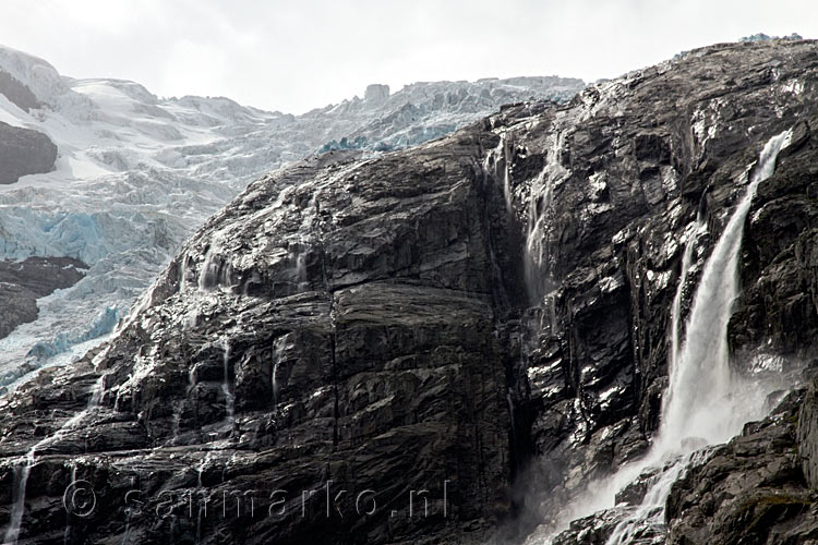 Ook vanaf de Jostedalsbreen, de Brenndalsbreen bij Olden in Noorwegen