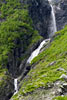 Nog een schitterend uitzicht over de waterval bij de Kjenndalsbreen