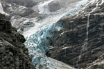 De grillige ijsvormen van de Kjenndalsbreen in Noorwegen