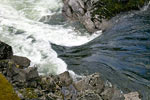 Snel stromend water in de Lærdalselvi langs de Historische Route in Noorwegen