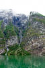 De schittende bergwandelen bij het stuwmeer Årdalsvatnet in Noorwegen