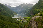 Uitzicht vanaf Dalsnibba over Geiranger en het Geirangerfjord in Noorwegen