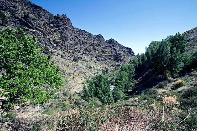 Vanaf het wandelpad hebben we een ontzettend mooi uitzicht over de Junta de los ríos