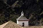 De kerktoren van Busquístar in de Alpujarras in Spanje