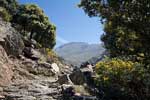 Een mooi uitzicht op de Sierra Nevada vanaf het wandelpad bij Capileira