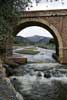 Door de brug over de Rio Guandalfeo bij Orgiva een mooi uitzicht over de Alpujarras