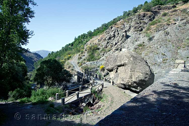 Het wandelpad van de Sendero Local La Atalaya bij Pampaneira in Spanje