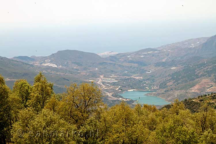 Vanaf Puente Palo een uitzicht richting de zuid kust van Spanje