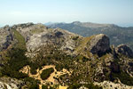 Het uitzicht vanaf de top van de L'Ofre op Alfabla en de Serra de Traumuntana