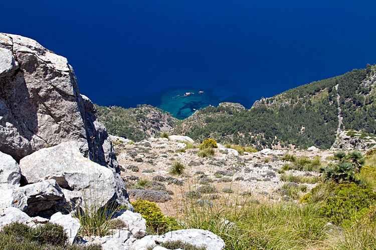De steile kustlijn van west Mallorca