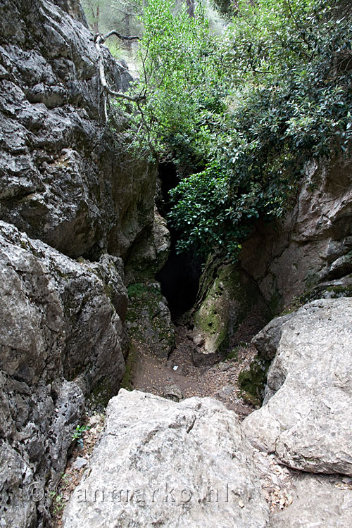 De Cova de sa Cometa des Morts tijden de rondwandeling bij Lluc op Mallorca