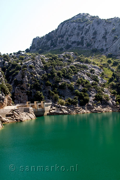 De Stuw van stuwmeer Gorg Blau op Mallorca