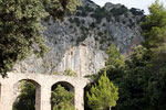 Een aquaduct bij de afslag naar Sa Calobra op Mallorca