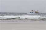 Vissersboot voor de kust van Terschelling