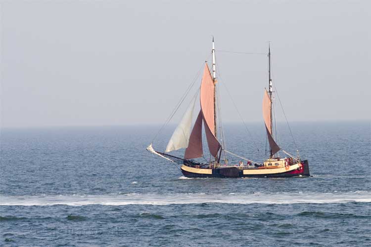 Tweemaster op de Waddenzee