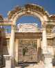 De tempel van Hadrianus in Efeze