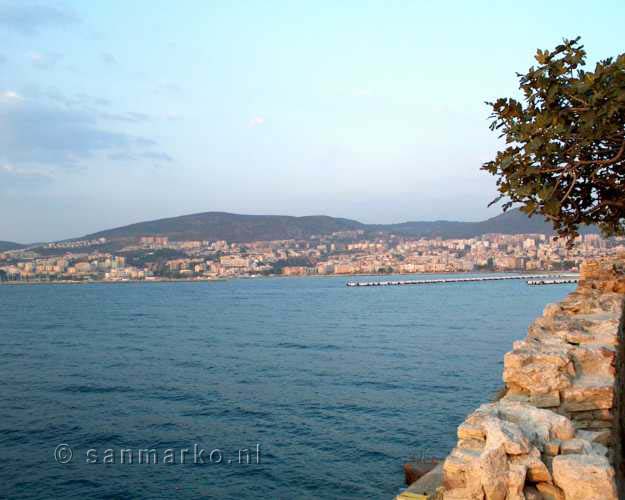 Kusadasi gezien vanaf het vogeleiland