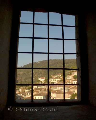 Sirinçe gezien vanuit de christelijke kerk