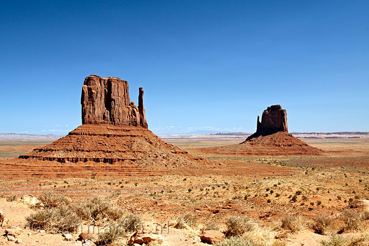 De West en East Mitton Buttes in Monument Valley in Amerika