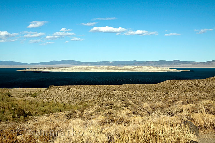 Uitzicht bij het bezoekerscentrum van Mono Lake in Amerika