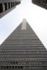 De Transamerica Pyramid in San Francisco vanaf Merchant Street