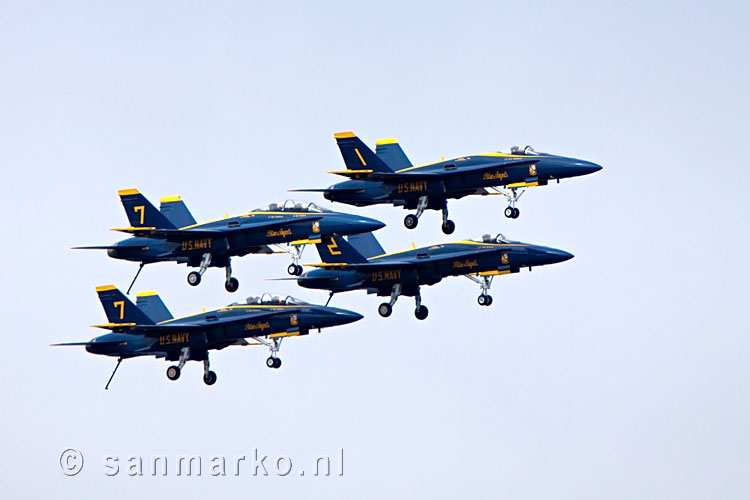 Blue Angels aan het trainen boven de haven van San Francisco