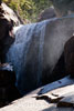 Mini waterval onder de brug richting Nevada Fall