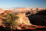 Capitol Reef kleurt donker rood bij het avondlicht