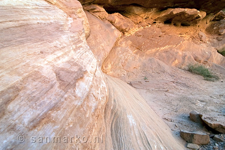 Close up van de rotswanden van Capitol Gorge in Capitol Reef in Utah