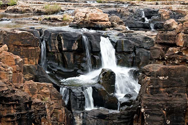 De waterval bij Bourke's Luck Potholes in de Blyde River Canyon Nature Reserve in Zuid-Afrika