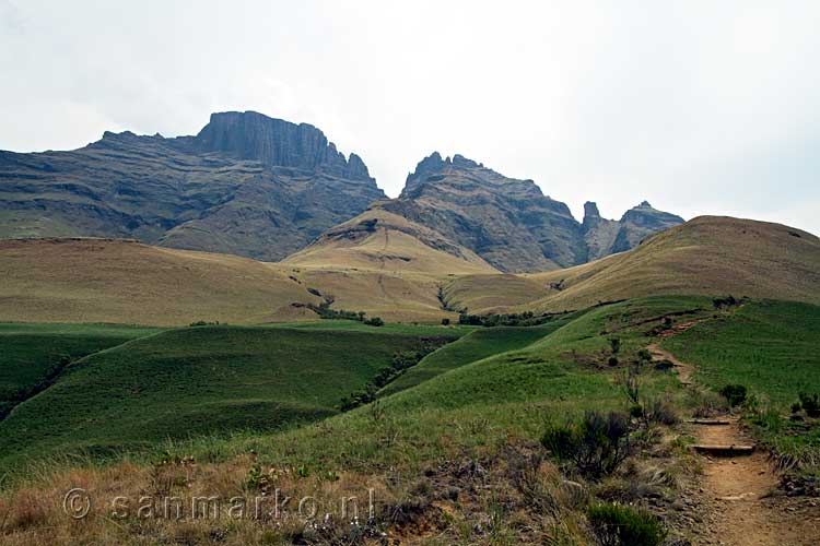 Het wandelpad naar Blindman's Corner met mooie uitzichten over Cathkin Peak