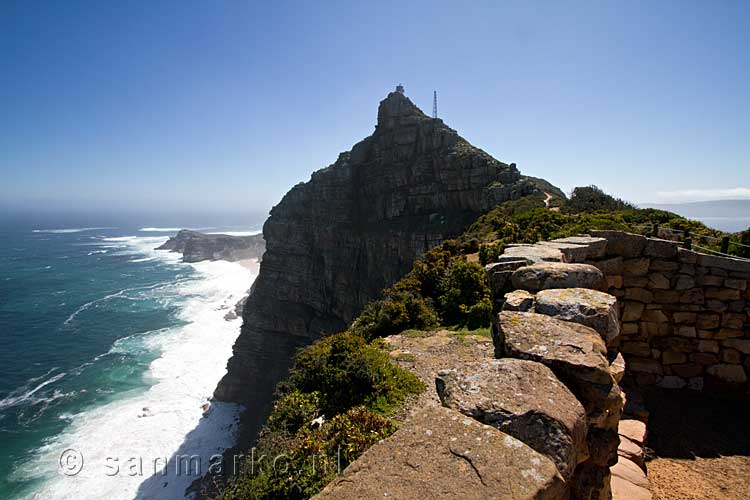 De nieuwe vuurtoren bij Cape Point vanaf Diaspoint bij Kaapstad