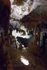 Door vandalen afgebroken stalactieten in de Cango Grot in Zuid-Afrika