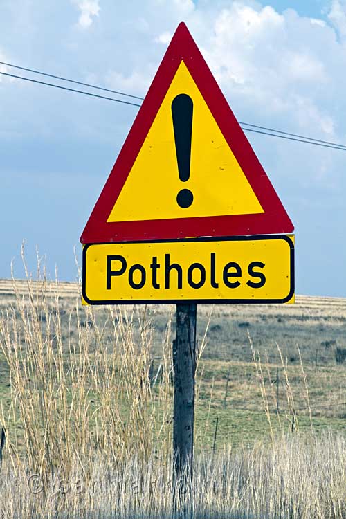 Zodra je dit bord ziet langs de weg in Zuid-Afrika is het tijd om te remmen