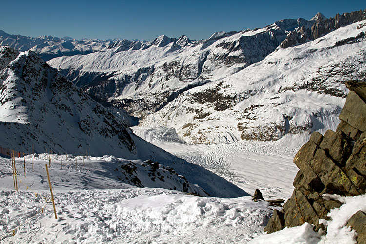 Bij mooi weer heb je een grandioos uitzicht over Wallis vanaf de Eggishorn