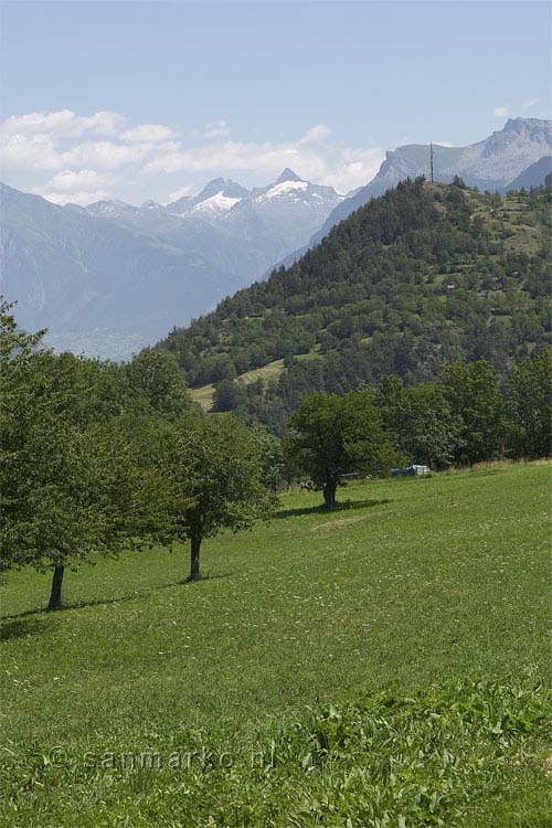 Uitzicht over het Rhône-dal in Wallis - Zwitserland