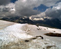 Door de sneeuw naar de Gandegghütte bij Zermatt in Zwitserland