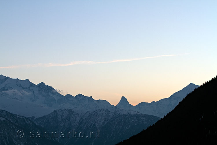 Zonsondergang achter de Matterhorn gezien vanaf Riederalp in Wallis