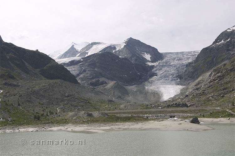 De Turtmanngletsjer en de Bishorn in Zwitserland