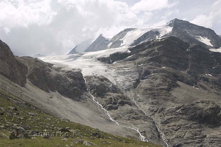 De Bishorn in Wallis in Zwitserland