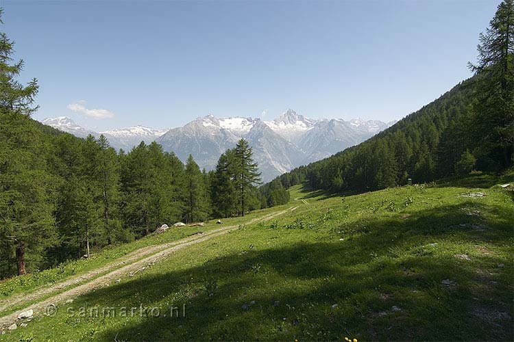 Uitzicht vanaf Unners Sänntum in Wallis